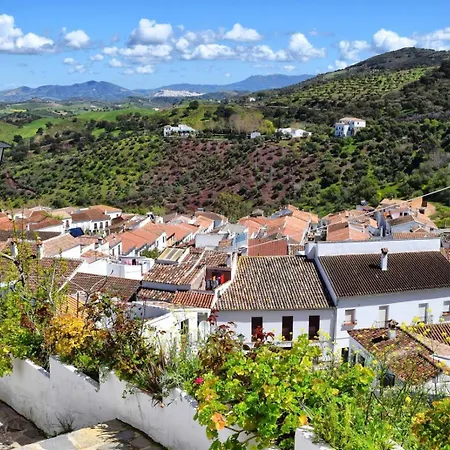 Algarrobales 3* El Gastor