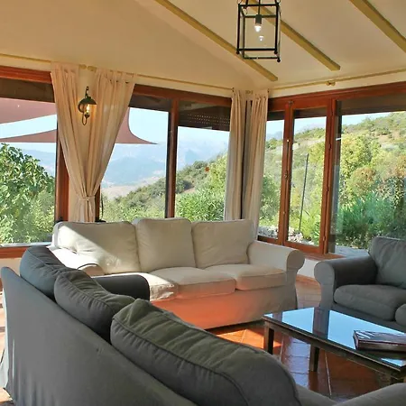Resort Algarrobales El Gastor